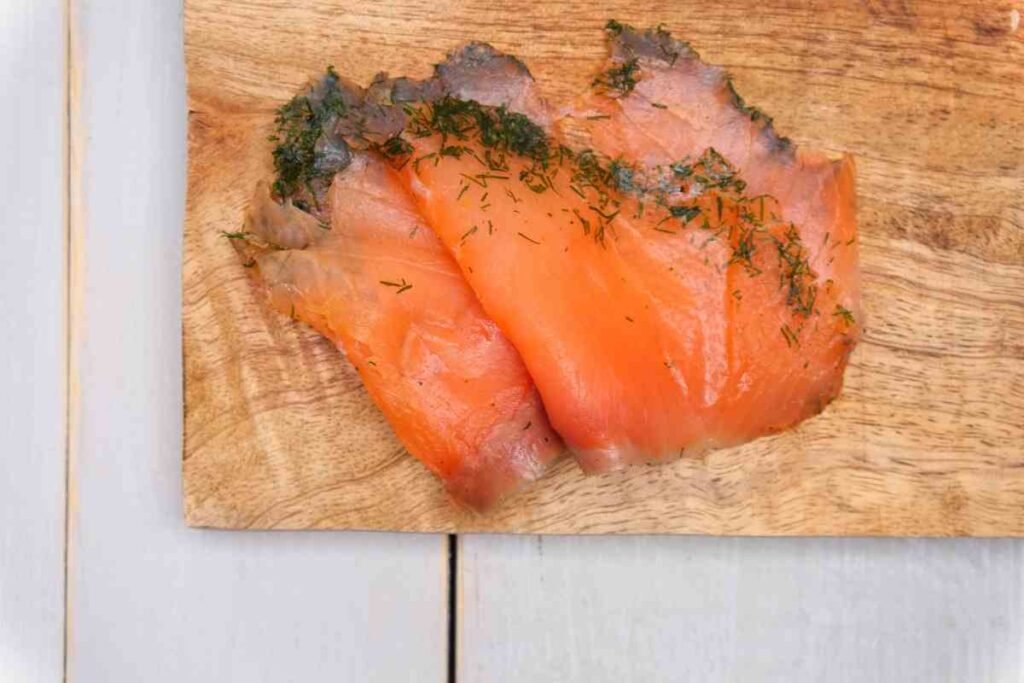 dangers potentiels du Saumon gravlax : expoitions aux polluants