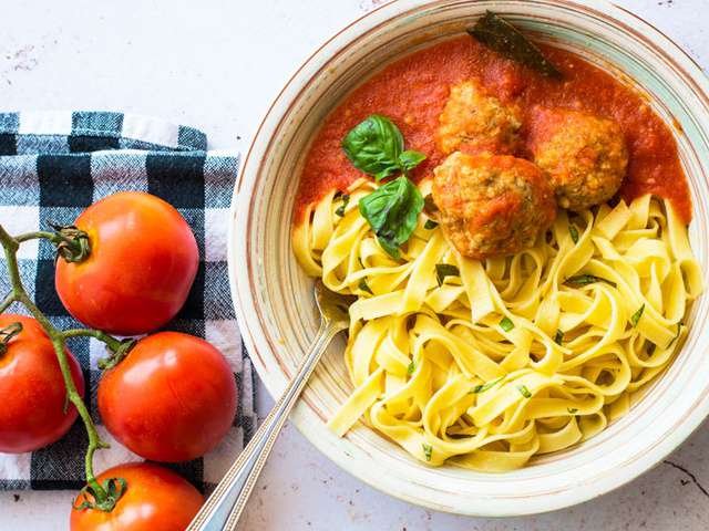 Tagliatelles fraîches avec veau marengo